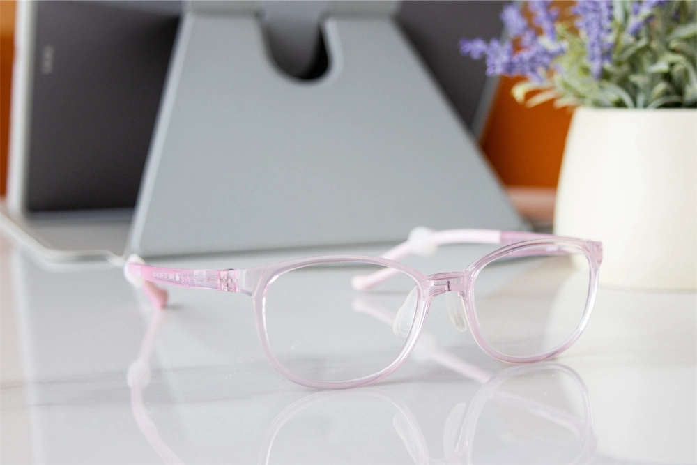 【医師監修】ICL（眼内コンタクトレンズ）手術後に保護メガネは必要？